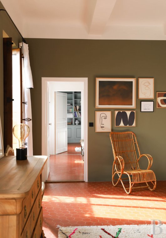 A traditional yet bold village house in the Alpes-de-Haute-Provence, to the south of Forcalquier - photo  n°25